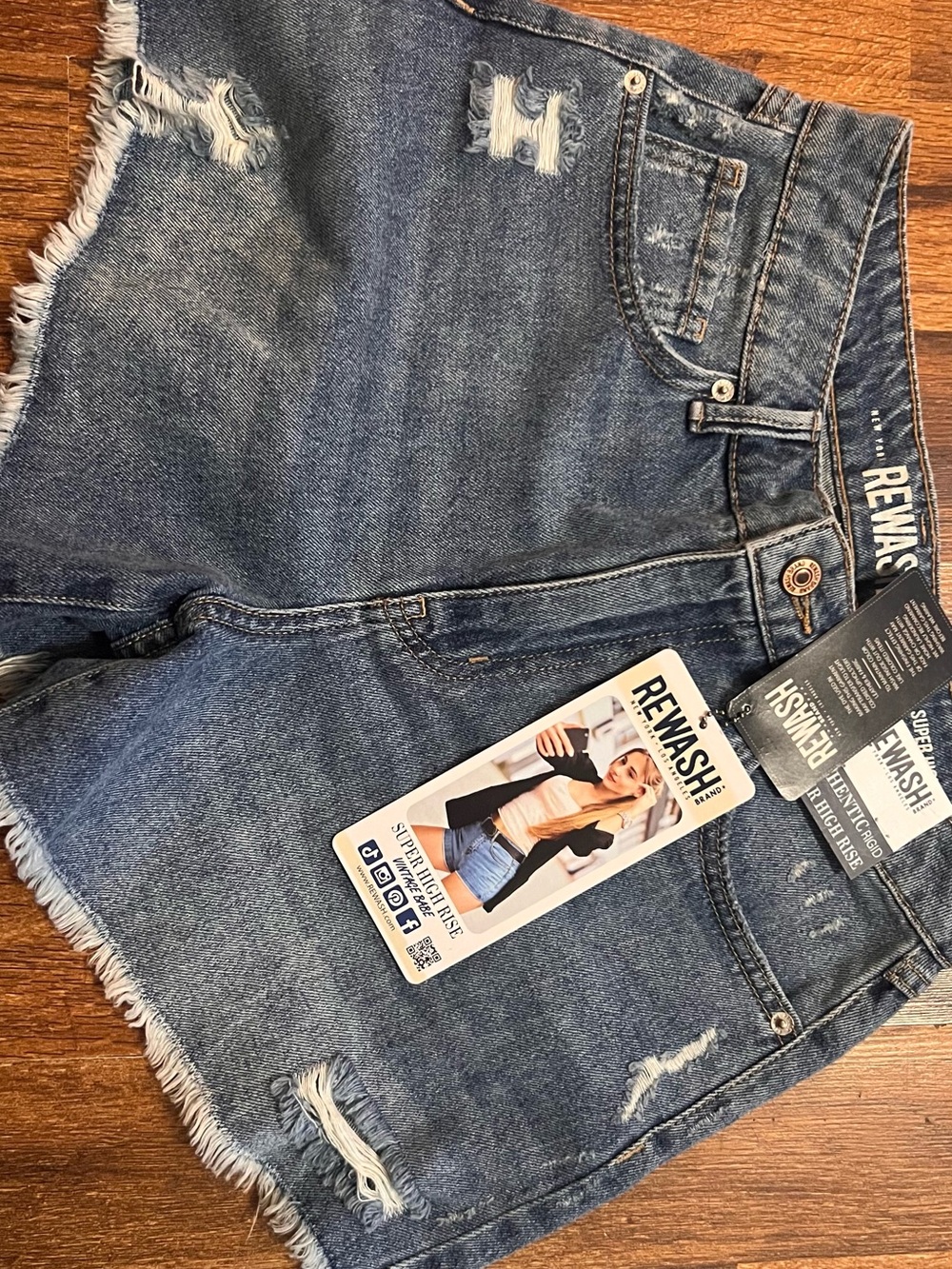 REWASH Vintage Babe Super High Rise Distressed Shorts NWT 5 / 27